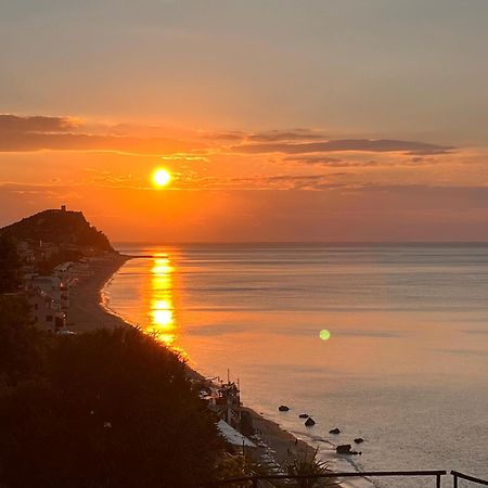 Lo Scoglio Apartment Varigotti Luaran gambar